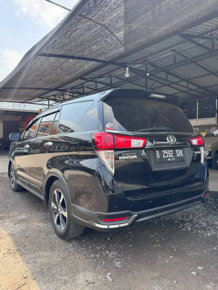 Toyota Venturer bensin matic 2020