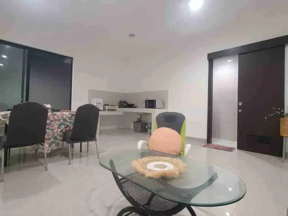 Jual Rumah Dallas Semi Furnished 2 Lantai Pik 2
