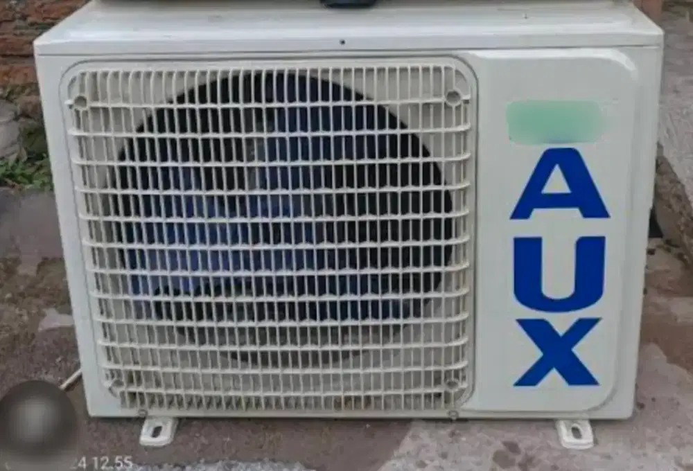 Jual cepat AC 1pk Daikin kompresor Aux Bagus