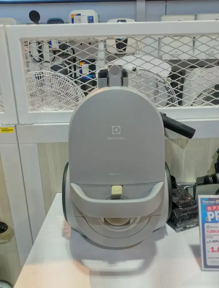 ELECTROLUX CANISTER V_CLEANER

EFC52614