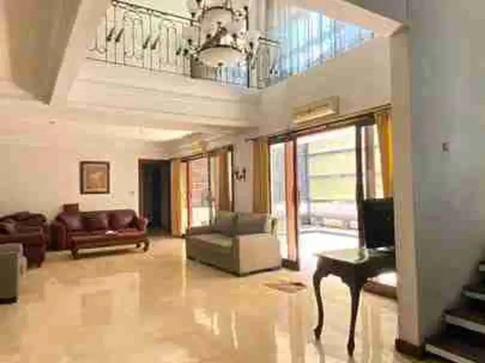 Rumah siap huni, dijual, tidak jauh dari Plaza Senayan