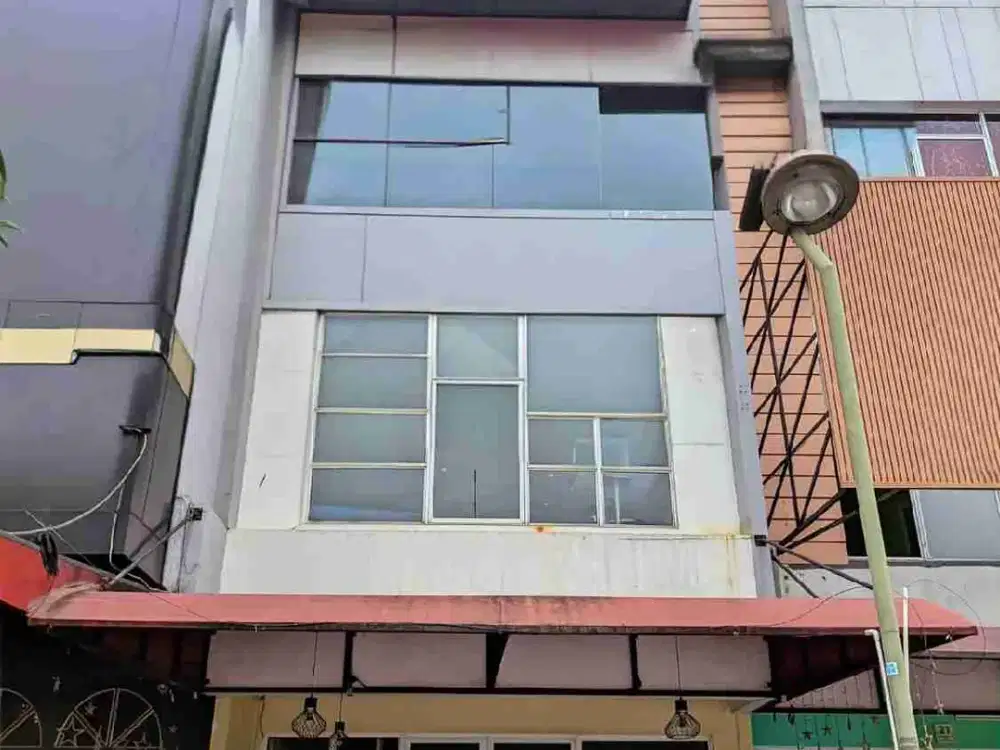 Disewakan ruko siap pakai 3 lantai north sorrento serpong