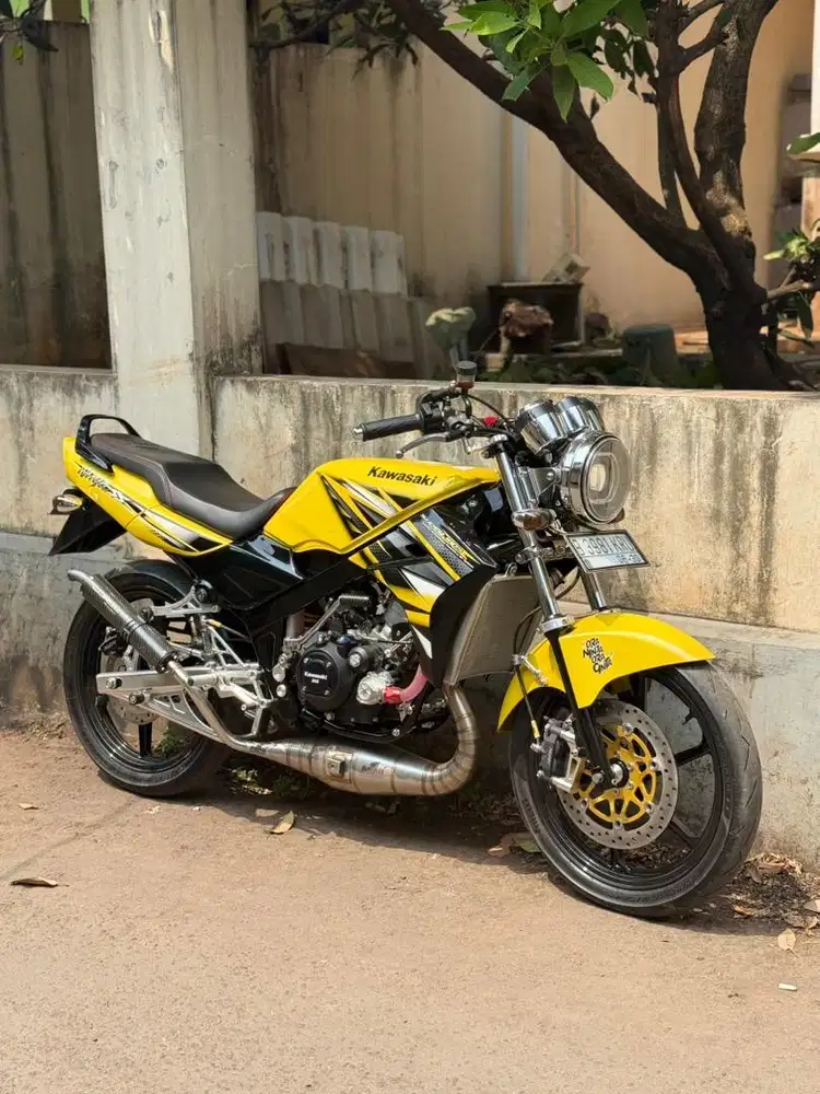 Kawasaki ninja r up ss