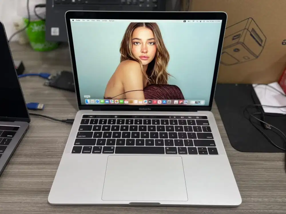 MACBOOK PRO 2019 TOUCH BAR | CORE i5 | RAM 8GB | SSD 256GB
