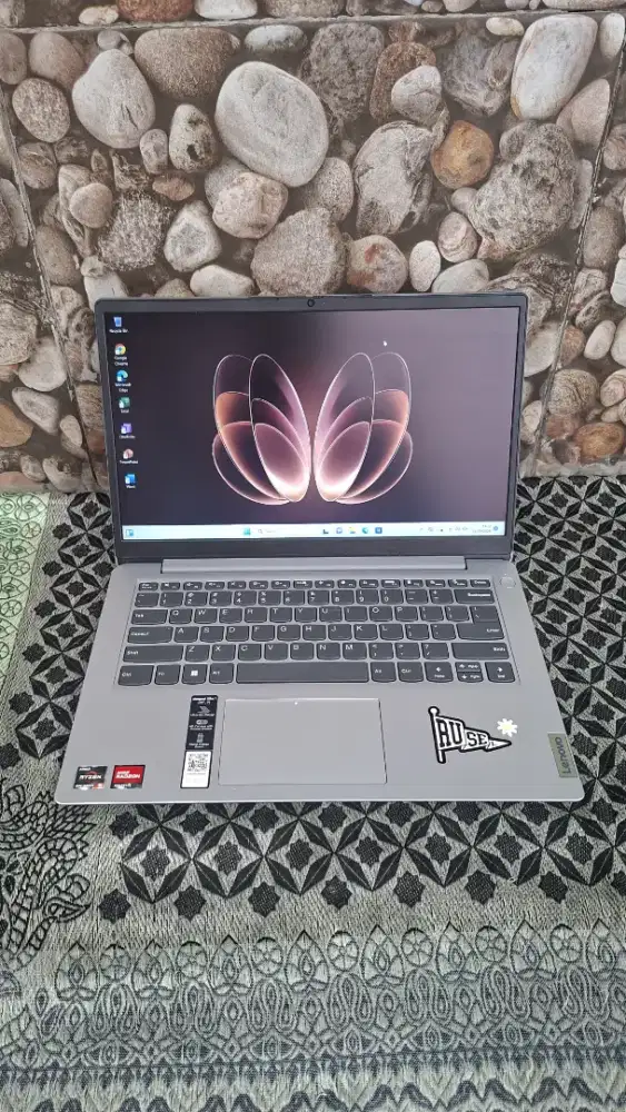 Laptop Lenovo Ideapad Slim 1