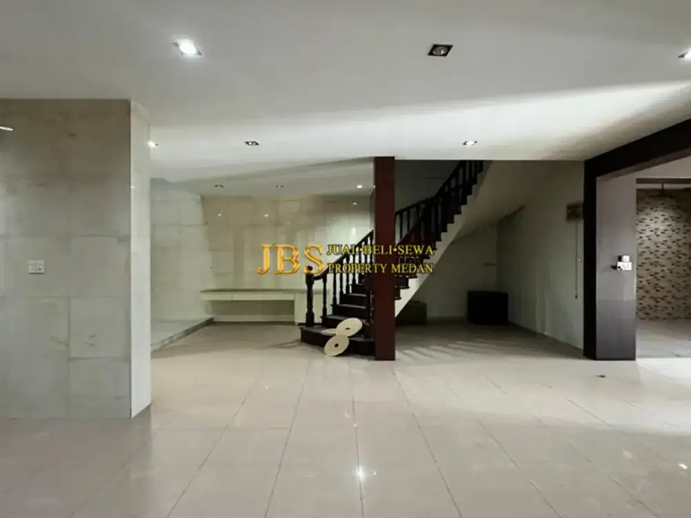 Jual Rumah Hook 3 Tingkat di Komplek Taman Timor Raya Jalan Timor Ujung - Medan