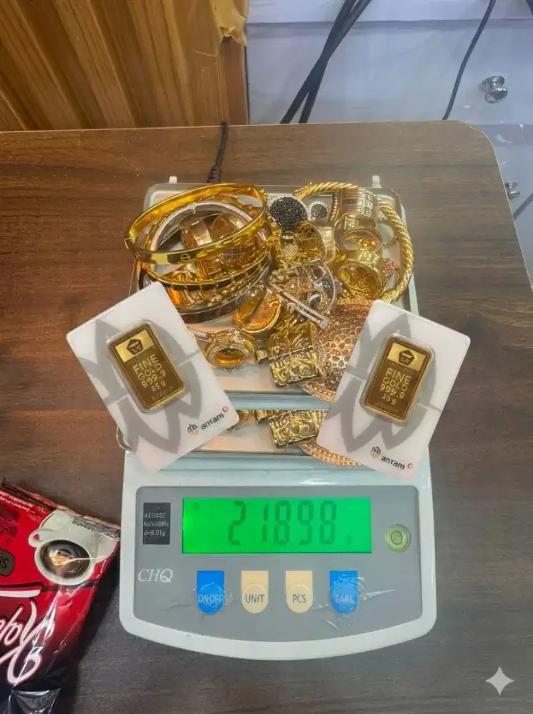Jual Beli Perhiasan Emas, Logam Mulia, Berlian Dan Lainnya