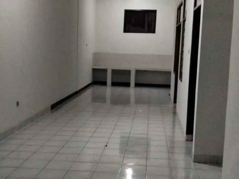 TERMURAH DISEW RUMAH 2 LANTAI DI KOMPLEK GEMPOL ASRI CIJERAH BANDUNG