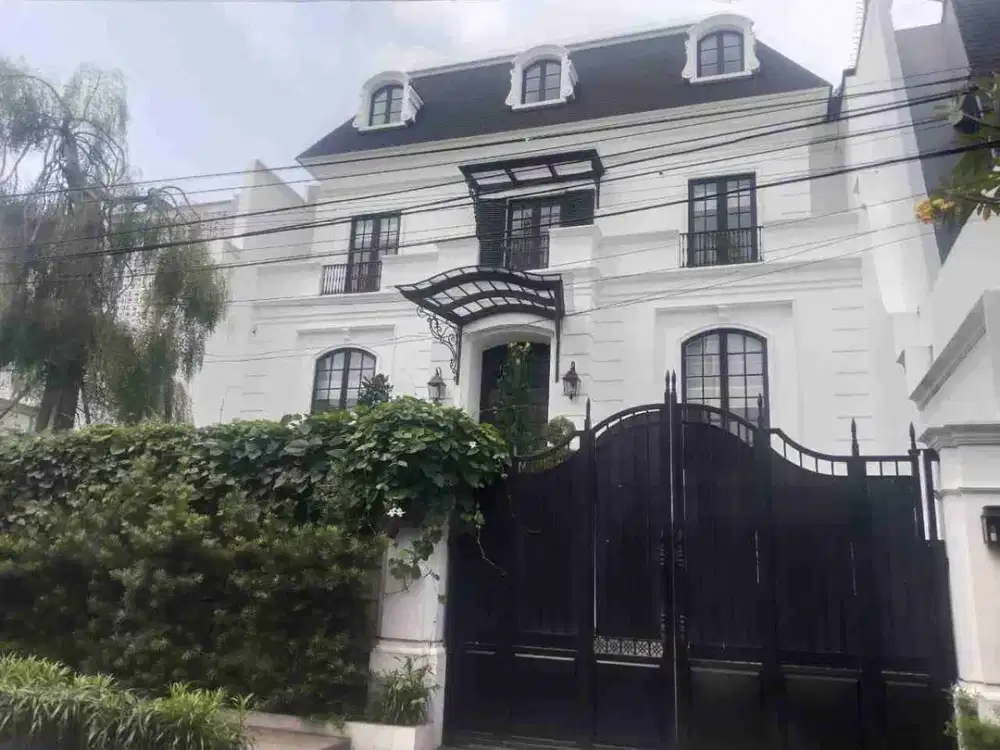 Rumah mewah di jual di Menteng, premium Area, Jakarta Pusat.