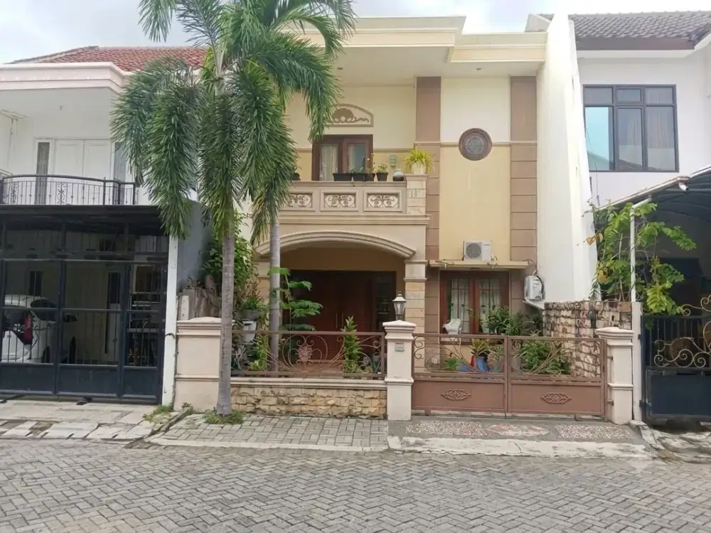 Rumah Hitung Tanah Taman Mutiara Pakuwon City Hadap selatan Row jalan 3 mobil