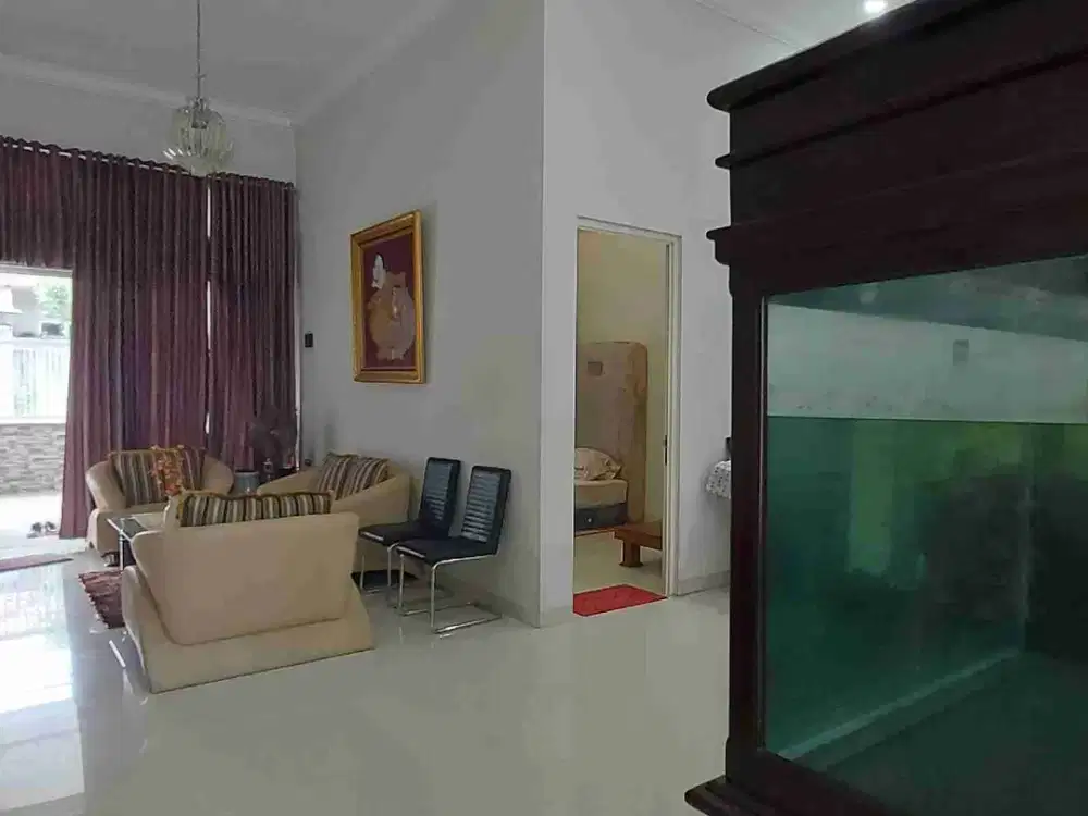 Jual Rumah deket Merr, Dalam komplek yang Tenang yang Termurah