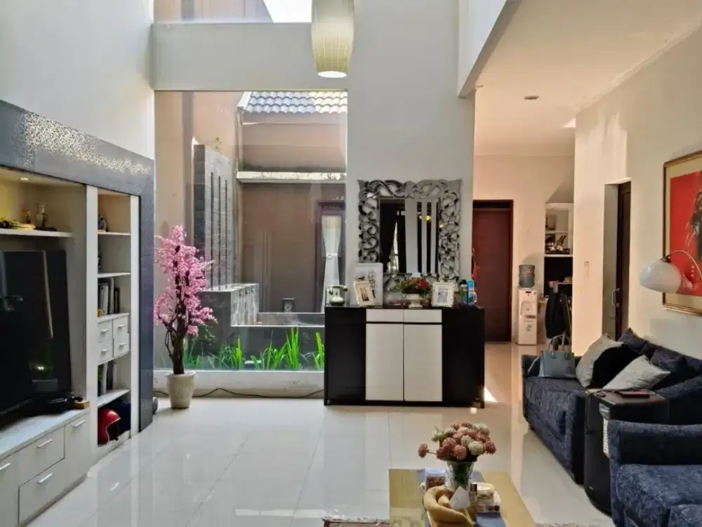 rumah terawat 2 lantai di komplek batununggal indah bandung