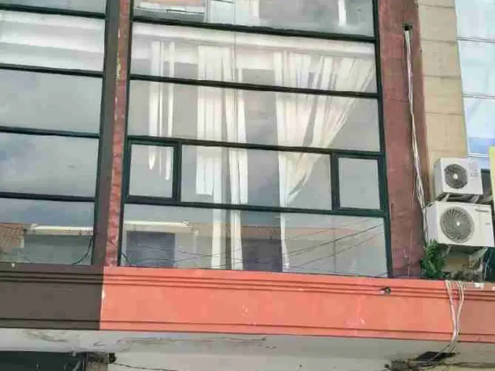 Disewakan Ruko 4 Lantai Jl. Imam Bonjol Denpasar Barat, 8 Ruangan, Rp 165 Juta/Tahun