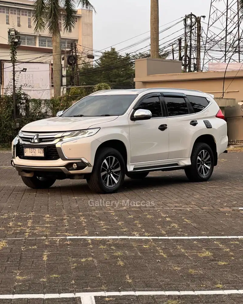 Pajero sport Dakar 2018 putih