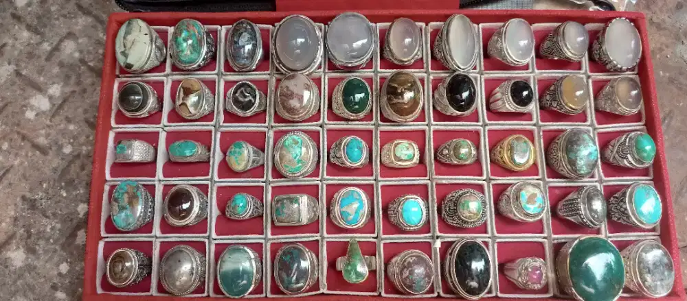 Borongan Batu 50 pcs . Bacan. Pirus. Anggur. Klawing