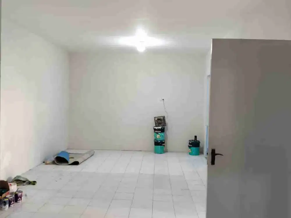 dijual rumah hoek taman palem lestari