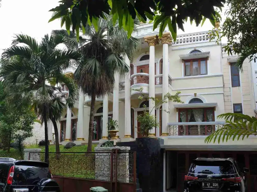 rumah mewah istimewa castle garden di citra Grand Cibubur