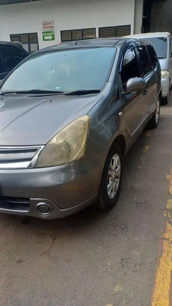 Nissan Grand livina 2012 Bensin