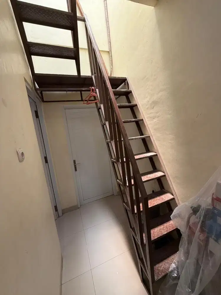Tangga Besi Bordes Bekas Kokoh Lengkap Railing – Tinggi 3,35 Meter