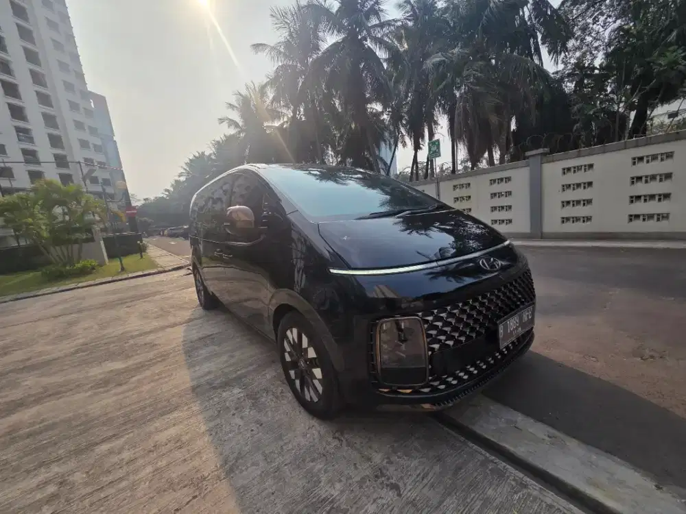 Hyundai Staria Signature 2021