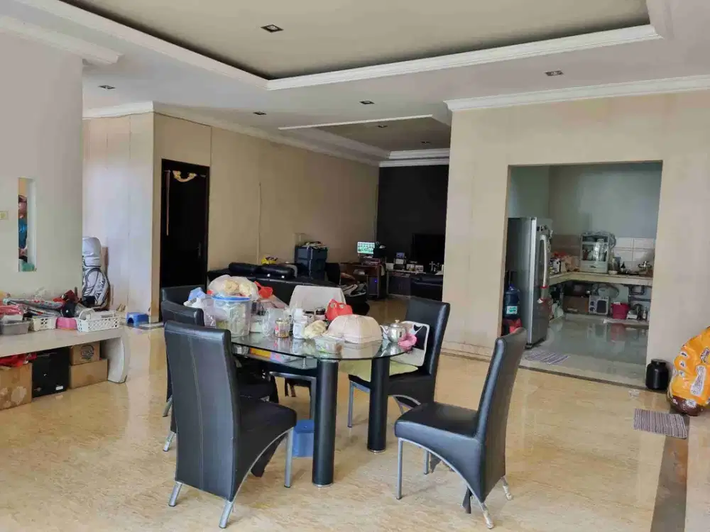 Rumah bagus 3 lantai di Permata Buana