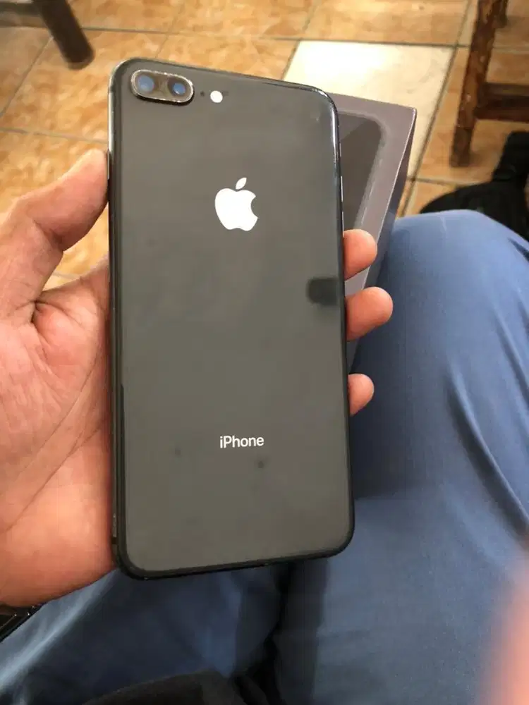 iphone 8 plus 64GB  inter
