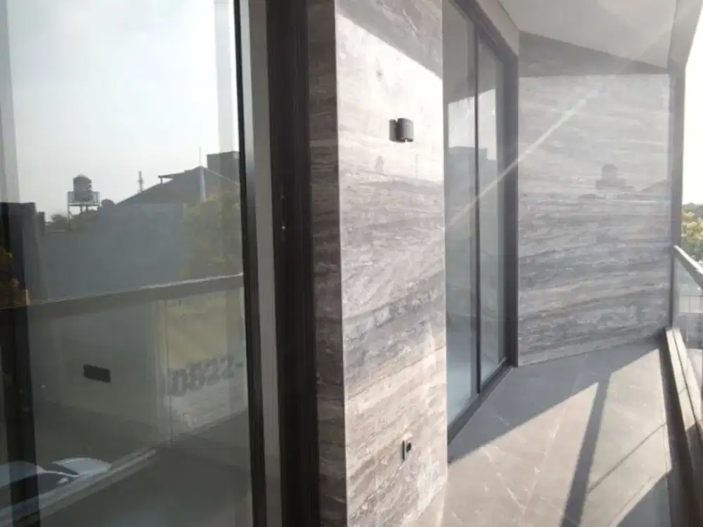 Dijual Rumah Granada Pakuwon Indah