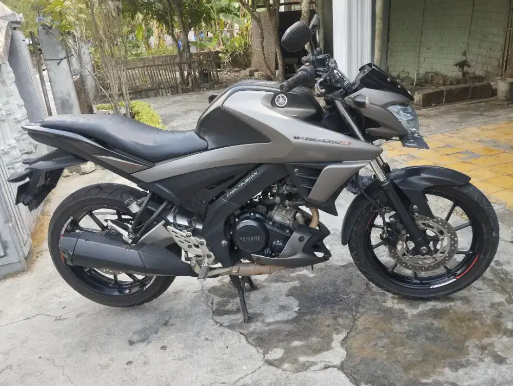Vixion R pajak taat siap pakai