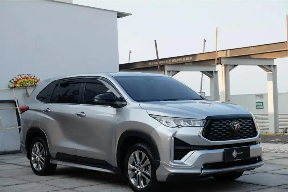 Toyota Kijang Innova Zenix Q Modelista HEV 2023 Hybrid