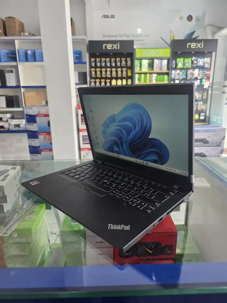LAPTOP LENOVO RYZEN5 PRO 4500U RAM 8GB SSD 256GB