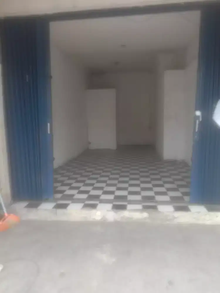 Di sewakan kios 1 lt