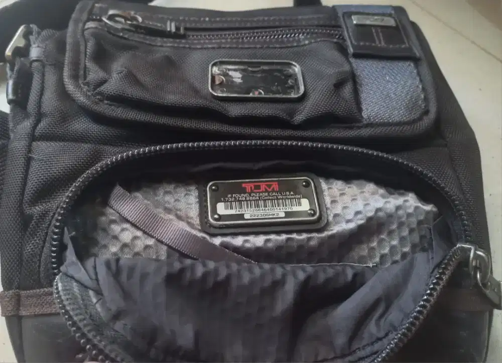 Tas selempang TUMI Tracer Alpha Bravo Barstow Crossbody