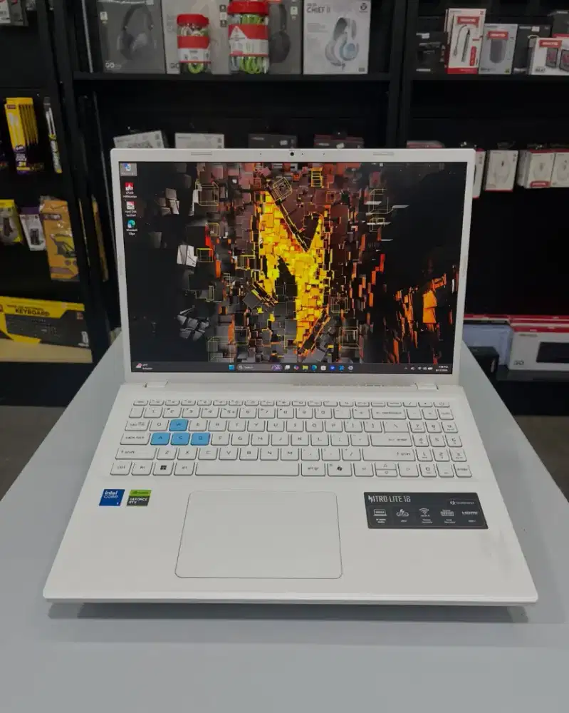 Acer Nitro Lite 16 Core 5 210H RTX 3050 6GB 16GB 512GB | Cicilan