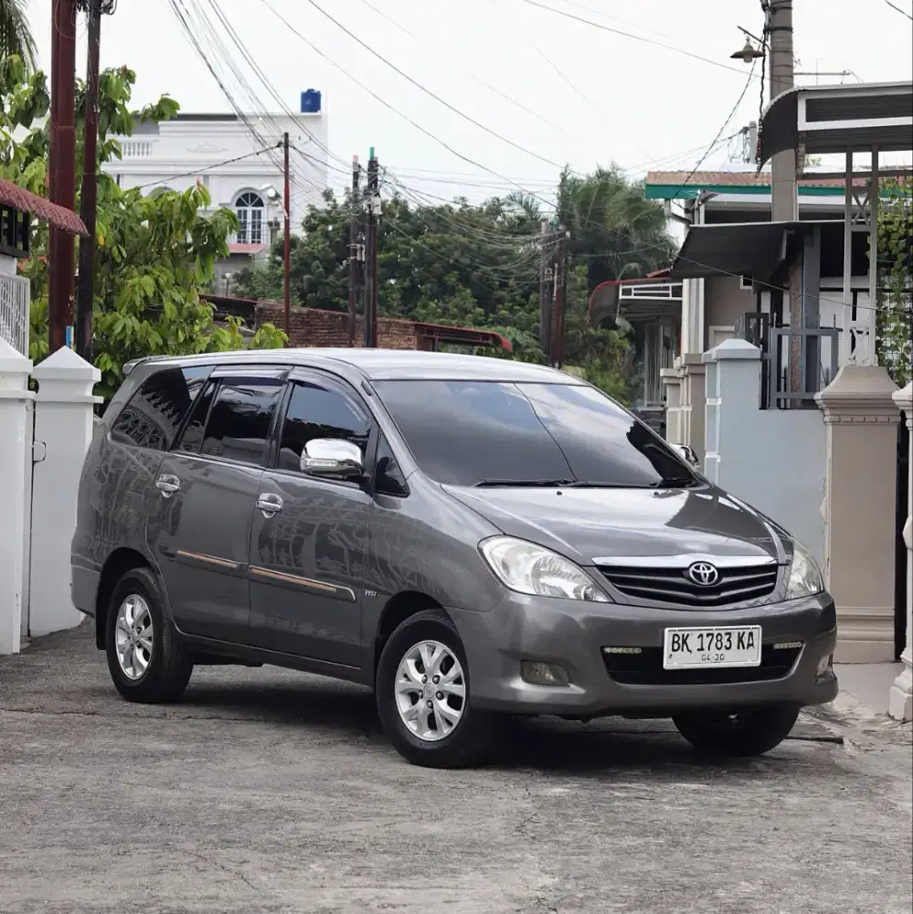 Toyota Kijang Innova 2.0 G Bensin Automatic 2010
