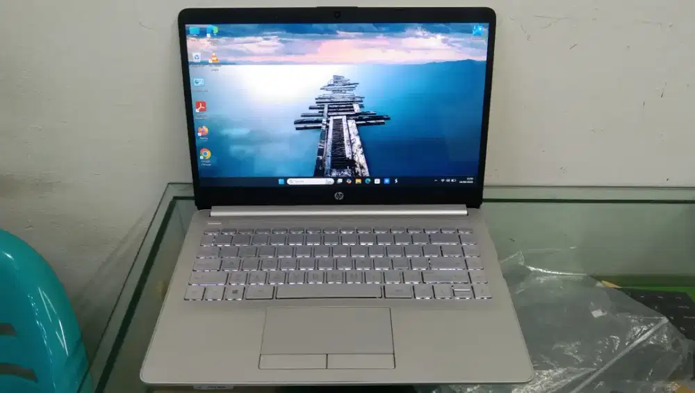Hp 14s 
Amd ryzen 5 3500u
Ram 20gb 
Ssd 512gb 
14 inch