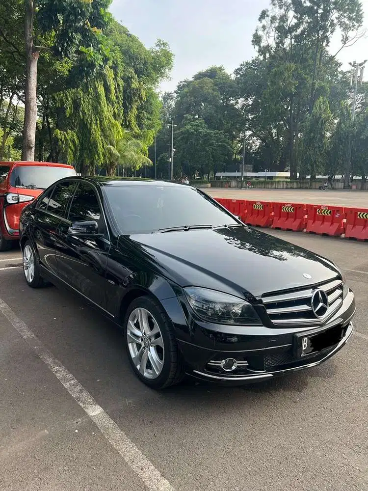 Mercedes-Benz C-Class 2011 Bensin