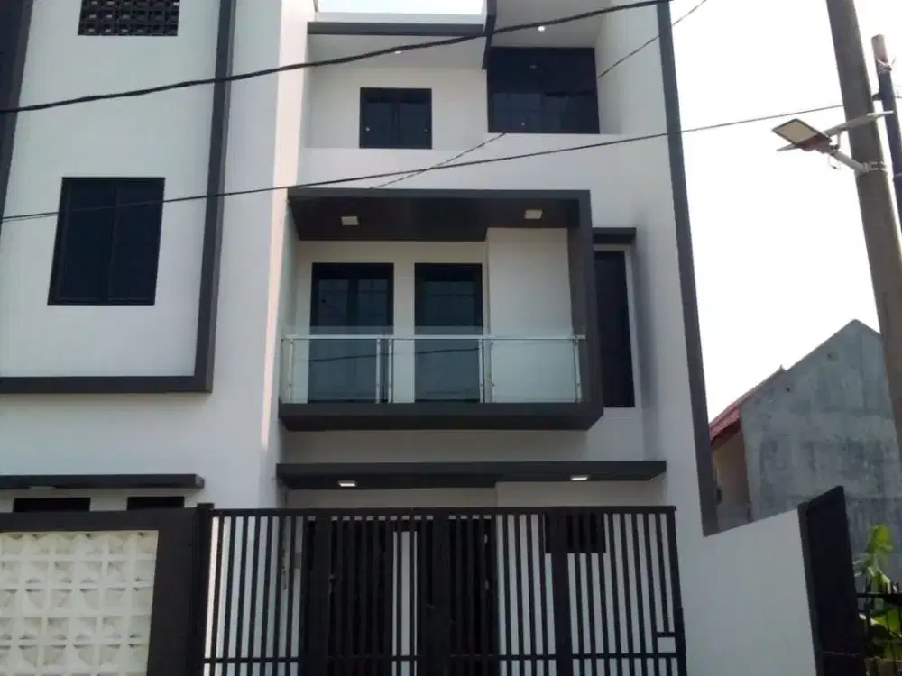 Dijual Rumah Baru di Taman Surya 5