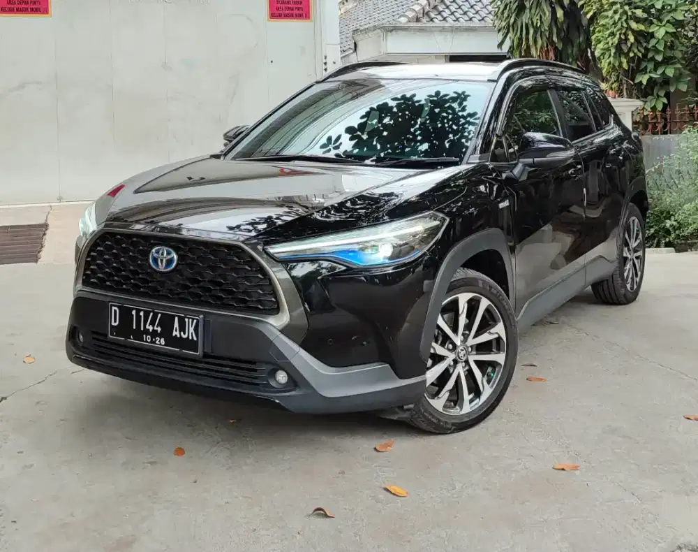 Toyota COROLLA CROSS HYBRID 1.8 AT 2021 KM 35rb RECORD TOYOTA BANDUNG