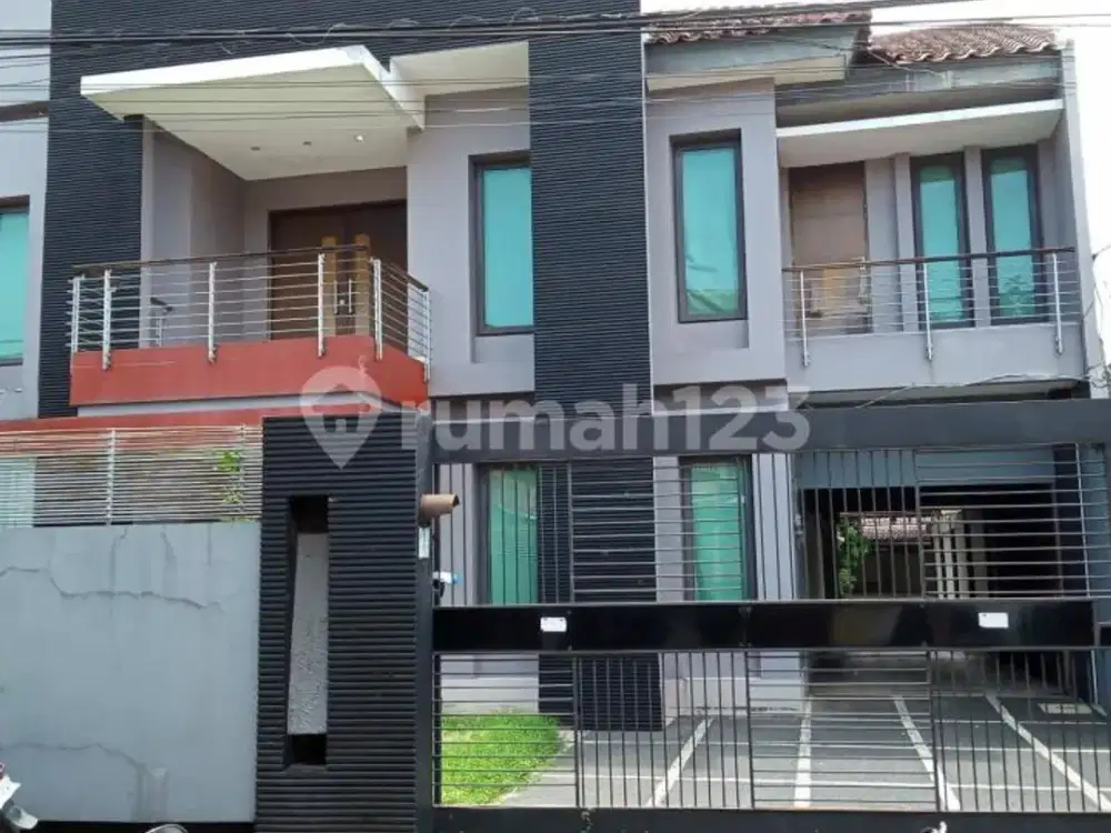 Dijual Rumah Mewah 2Lt - Ciracas, Jakarta Timur