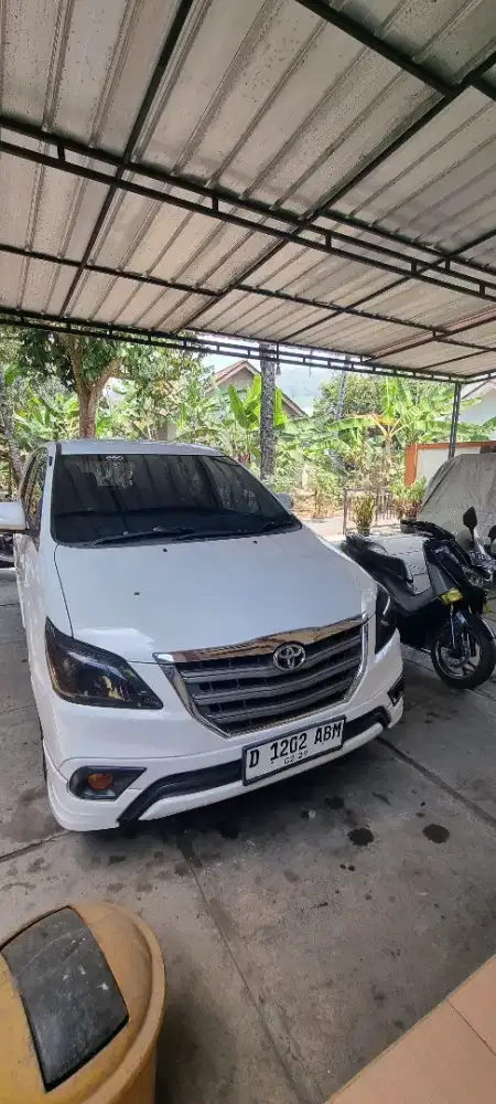 Kijang inova barong 2014