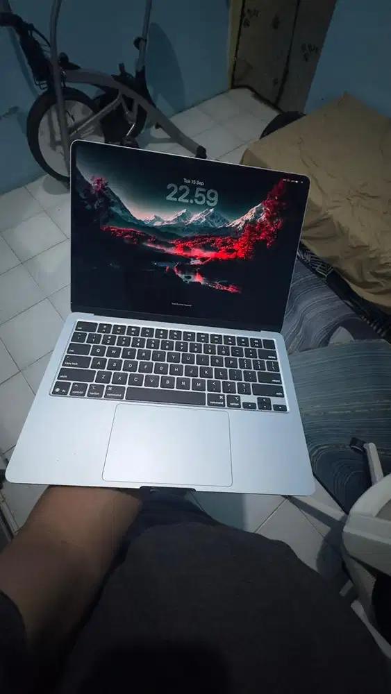Macbook air m4 16/256 skyblue