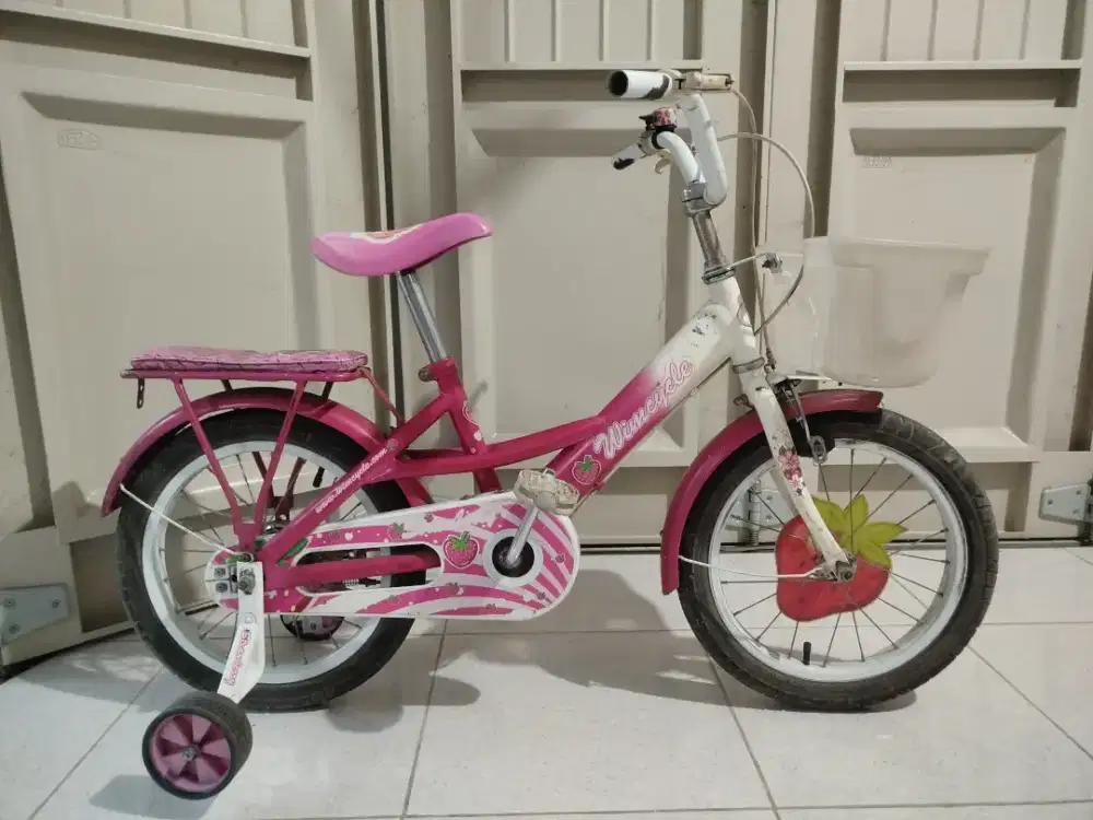 sepeda keranjang anak wimcycle strawbery ukuran 16 inch