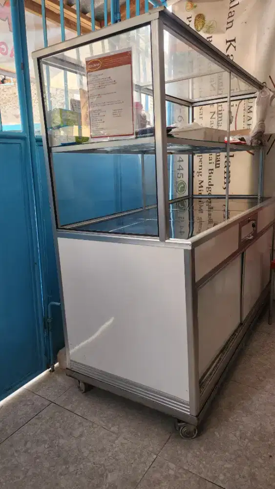 Etalase Jualan Besar 2 Tingkat