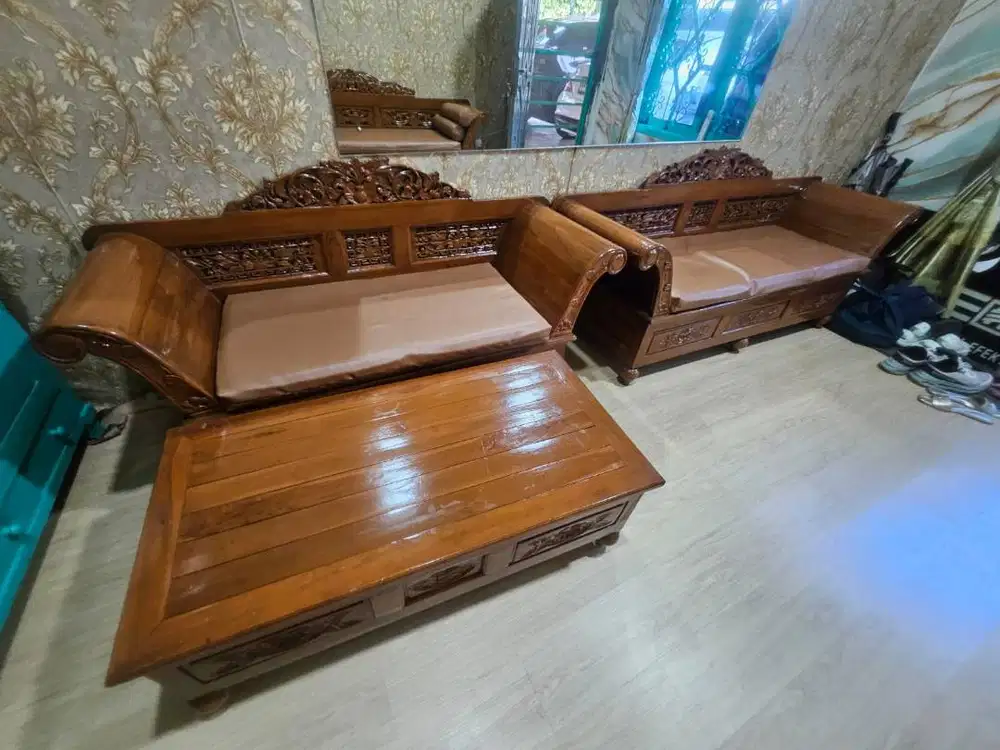1 set kursi dan meja jati