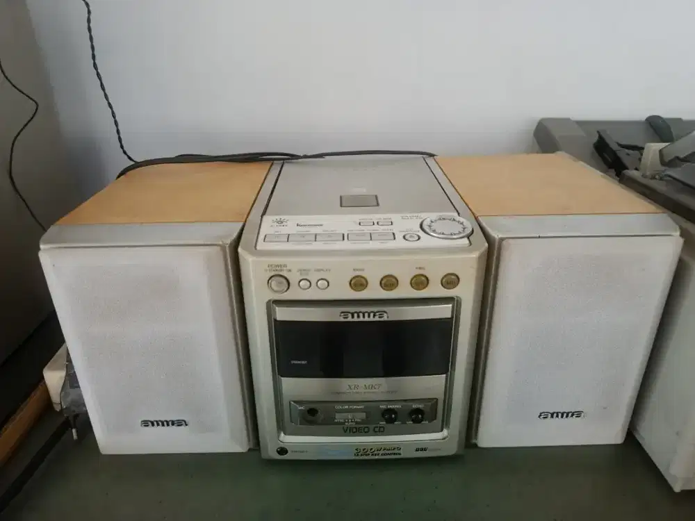 Compo aiwa putih
