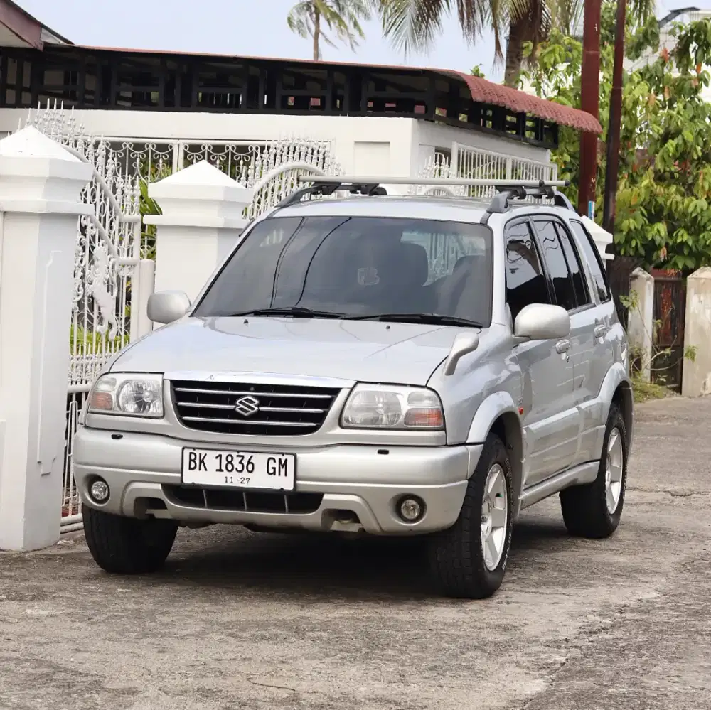 Suzuki Escudo 2.0i Manual Tahun 2004 (Original)