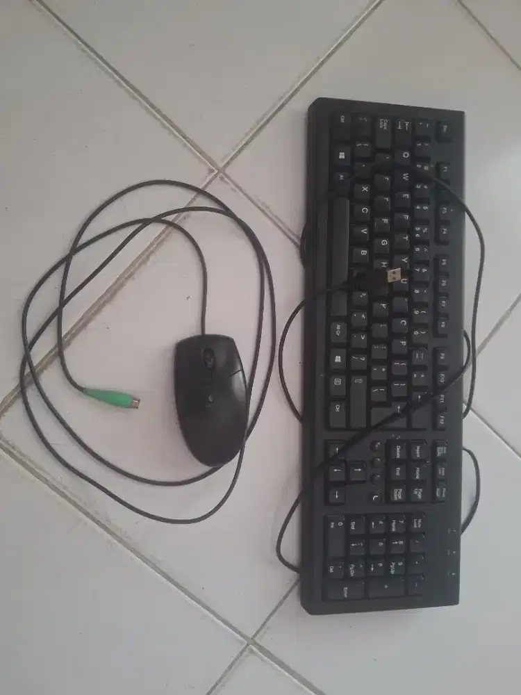 Mouse logitech bekas dan keyboard hp bekas