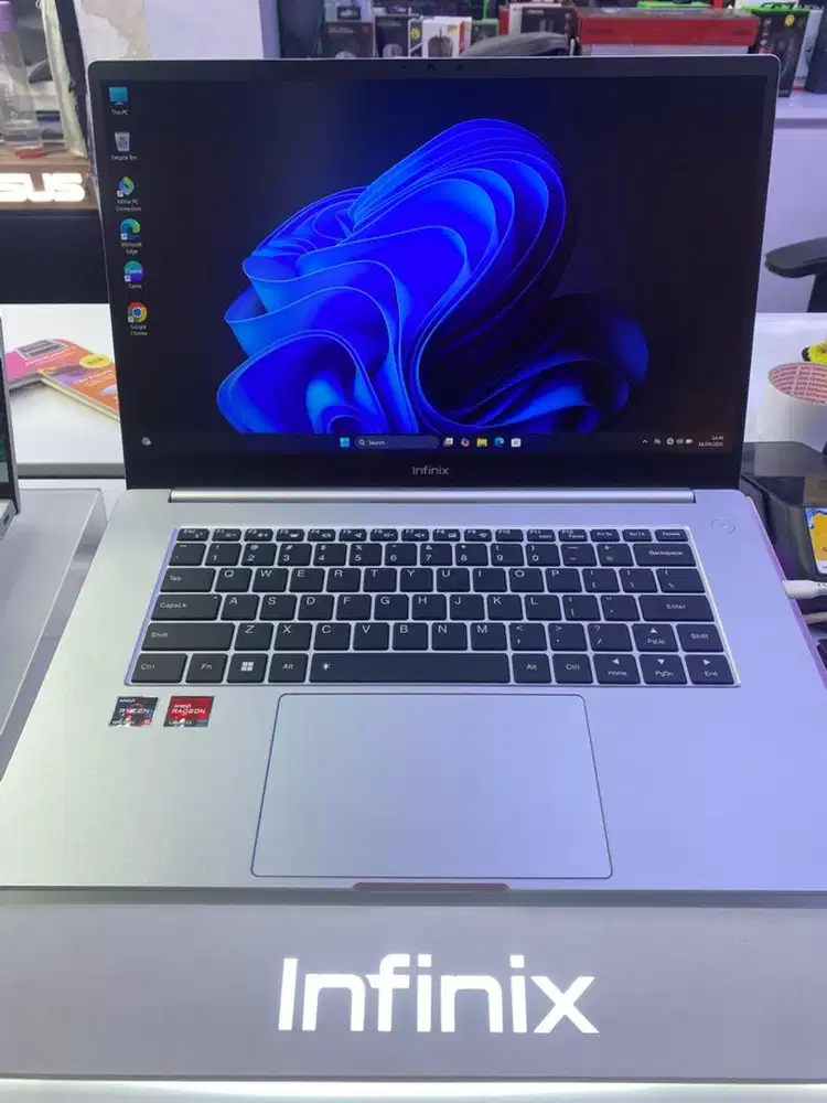 Laptop INFINIX XBOOK 15