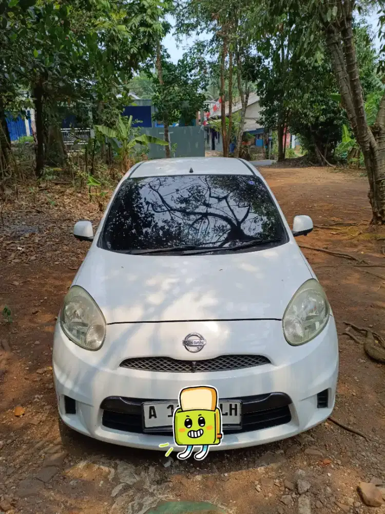 Dijual nissan march 2012 MT