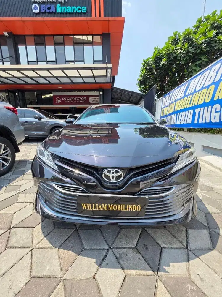 Camry V 2.5 tahun 2020